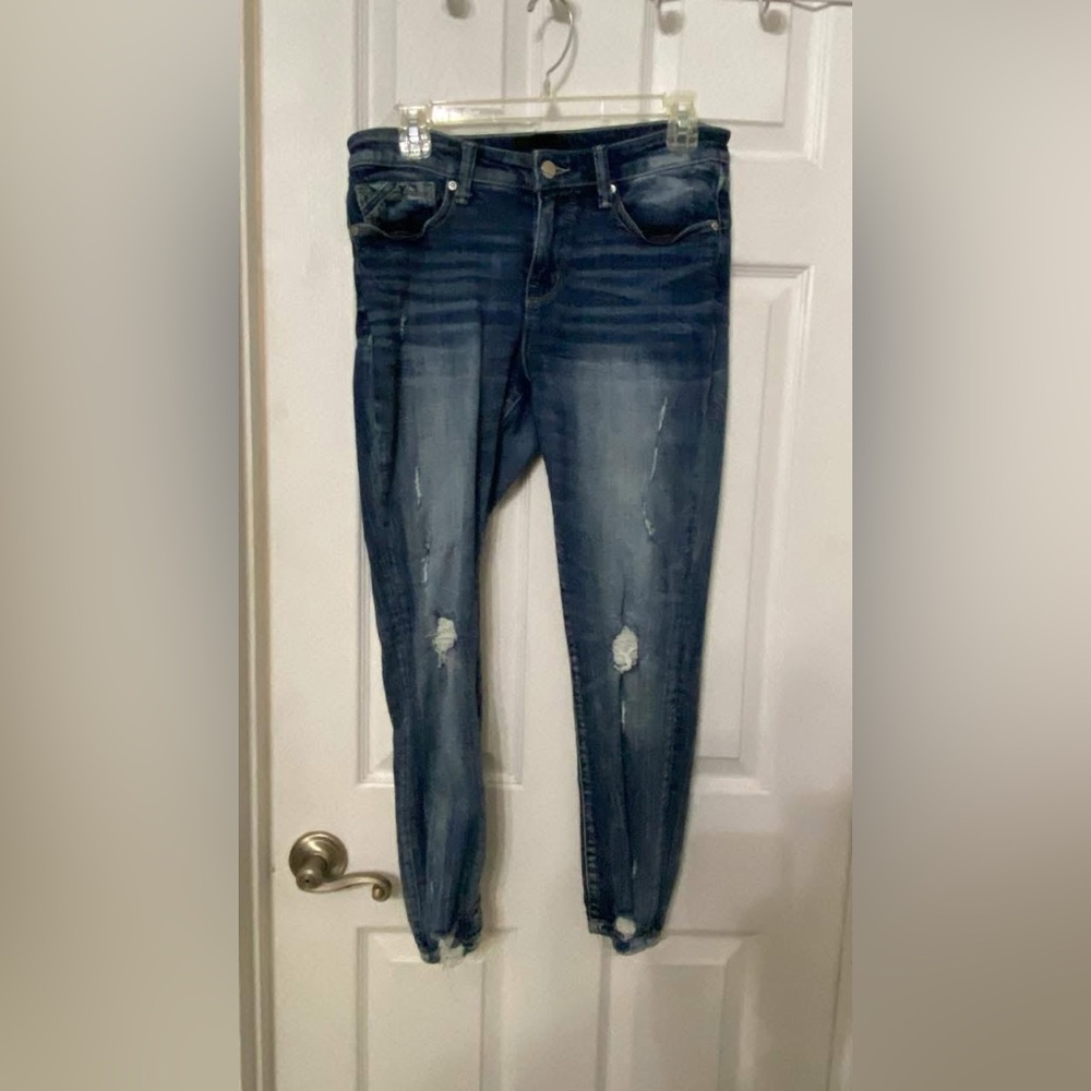 Women’s Buckle black size 28 waist